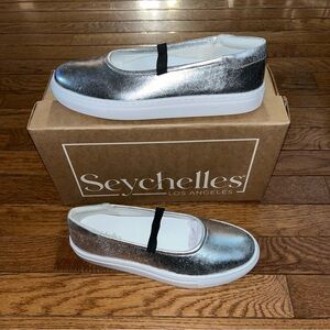 Seychelles Moon Child Mary Jane Flats Silver Upper & White Sole Women’s Size 8